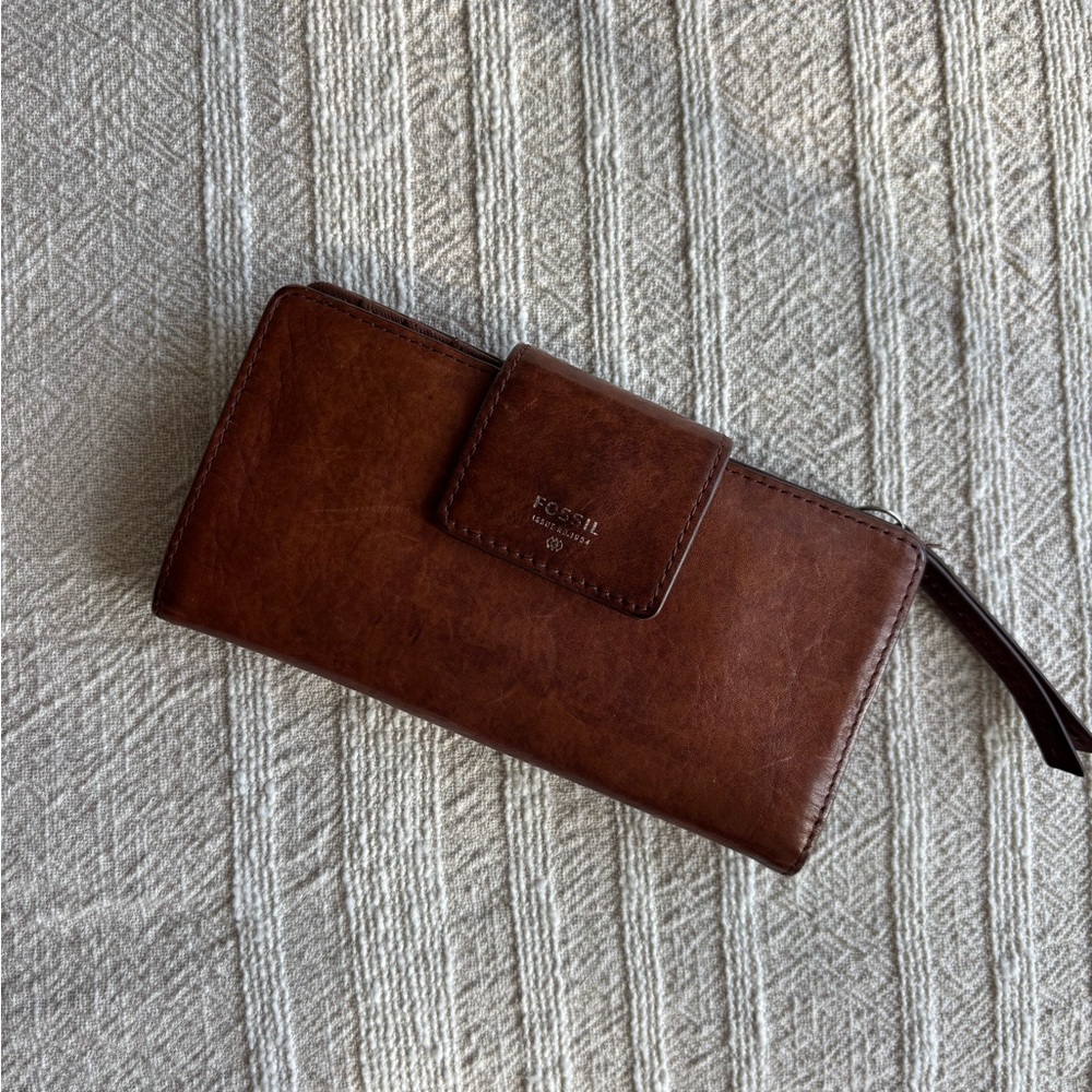Fossil Brown Leather Zip Around Card & Key Holder Wallet